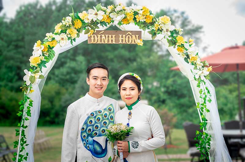 Formal Asian Wedding portrait